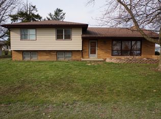 1007 Warren St, Chenoa, IL 61726