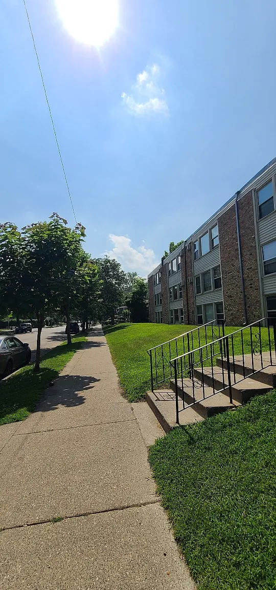 Twin Place Apartments — Photo 1