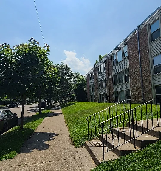 Twin Place Apartments — Photo 1