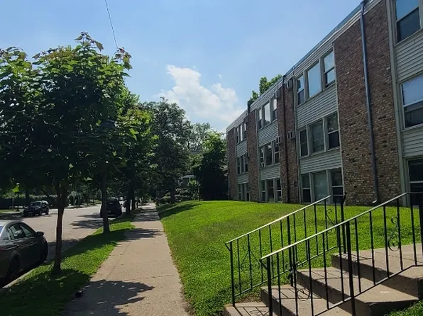 Twin Place Apartments, 2323 16th Ave S, Minneapolis, MN 55404