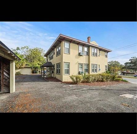3rd image of 310 W Dixie Ave APT 4