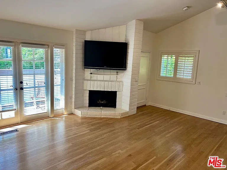 1586 Palisades Dr — Photo 5