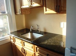 23 Orchard St, Ridgefield Park, NJ 07660