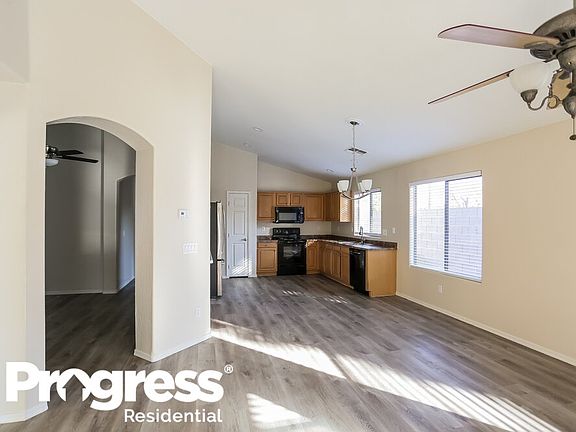 4th image of 2609 N 107th Dr