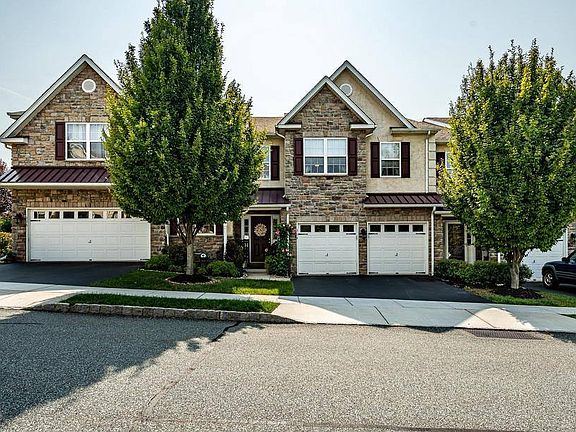 2nd image of 304 Fairfield Cir S