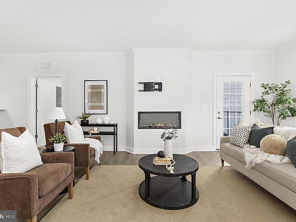 5th image of 636 Wallingford Rd #3J