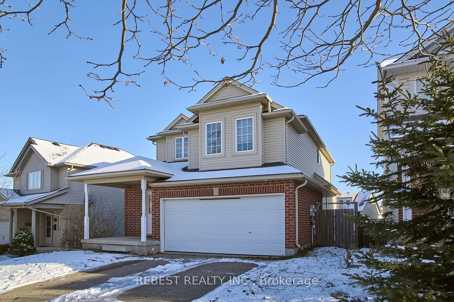 4 bed, $3,000 — Photo 1
