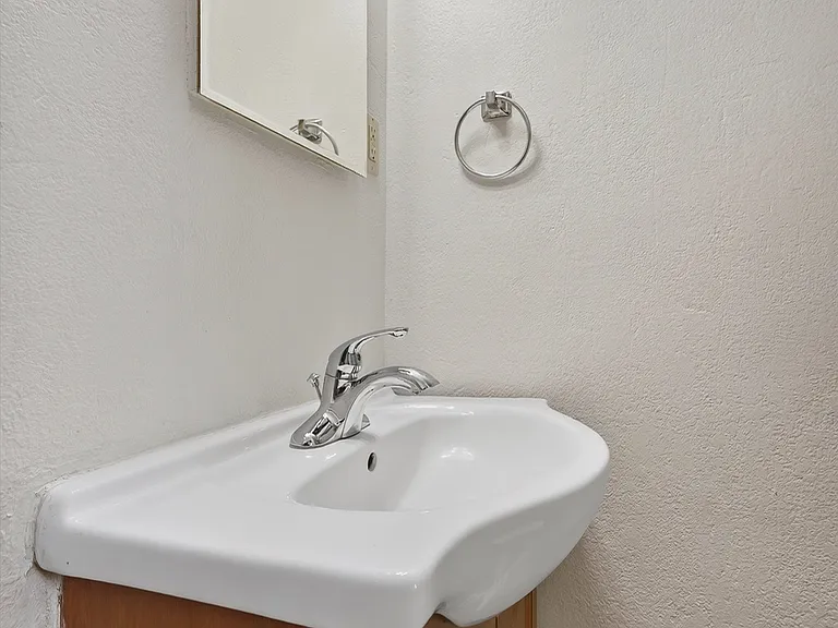 3022 E 1st St #2 — Photo 8