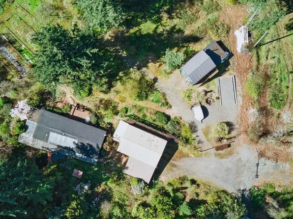 16730 S Manor Dr, Oregon City, OR 97045