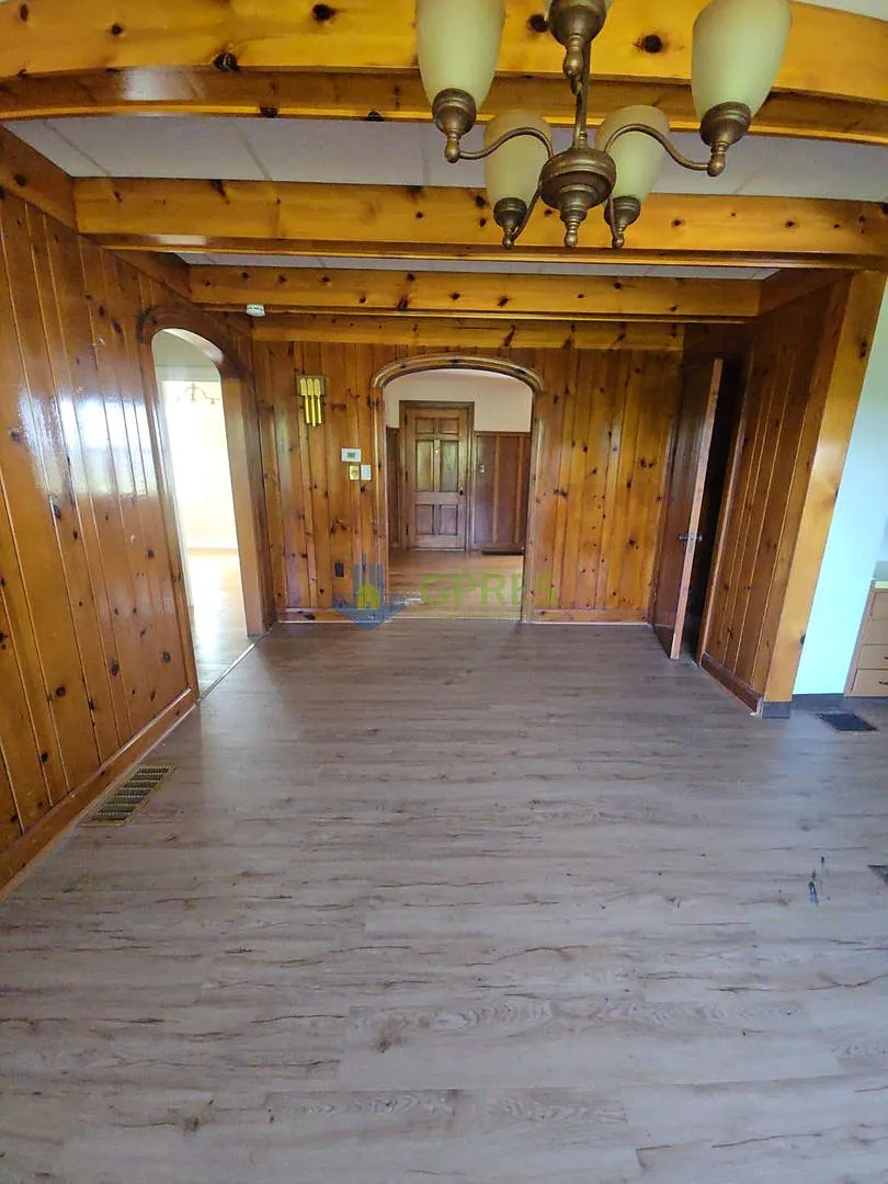 4-Bedroom House in the Hampton school district — Photo 3