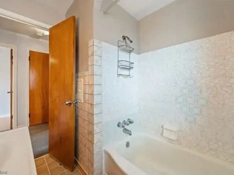 8211 Whittington Dr — Photo 12