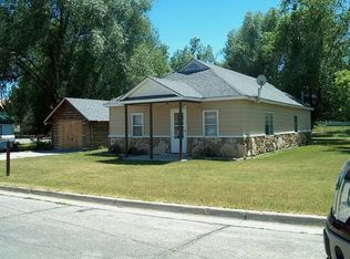 125 Sweetwater St, Lander, WY 82520