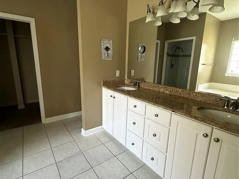 235 Wellington Pl — Photo 7