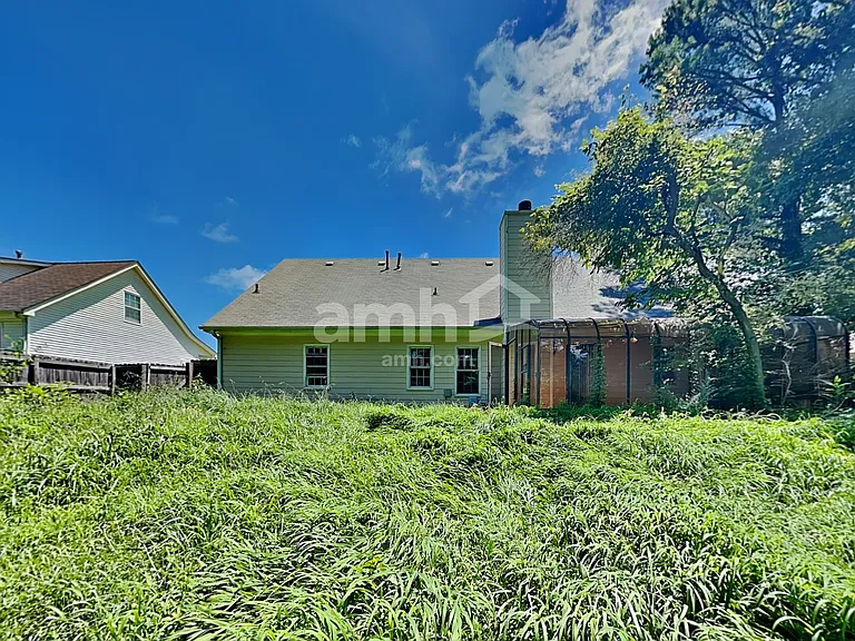 1947 Walden Park Dr — Photo 16