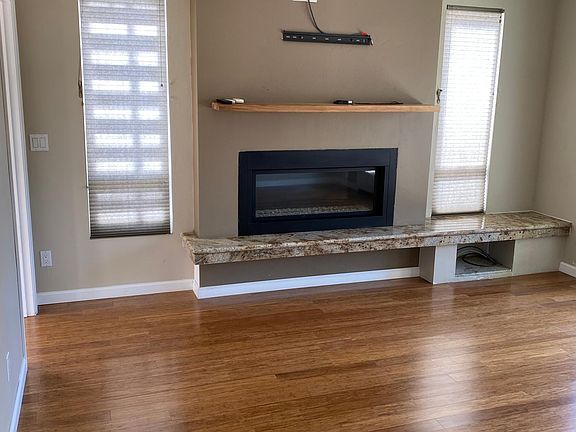 Master Bedroom, Fireplace