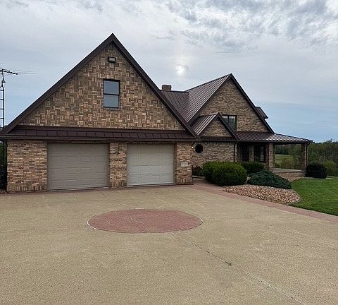3rd image of 46675 Clarkson Rd