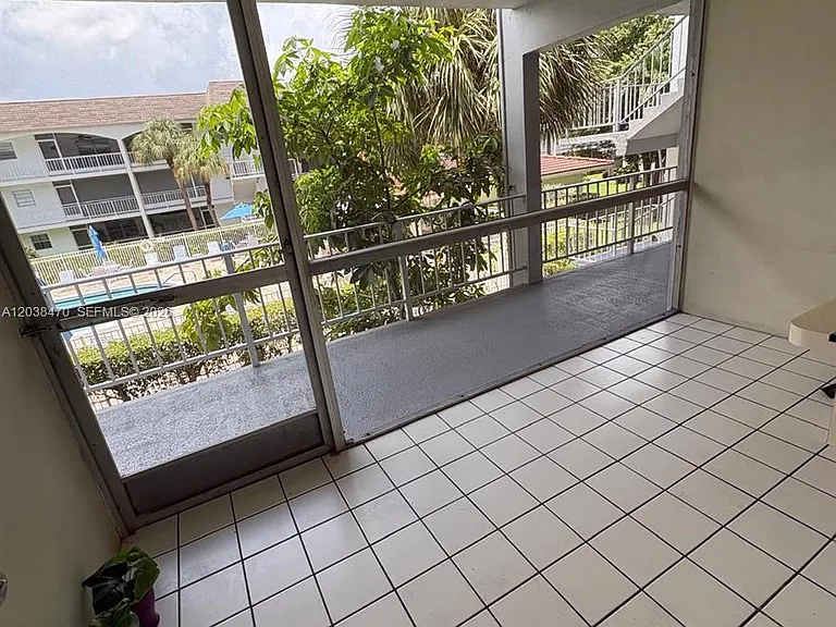 541 Blue Heron Dr #215 — Photo 31