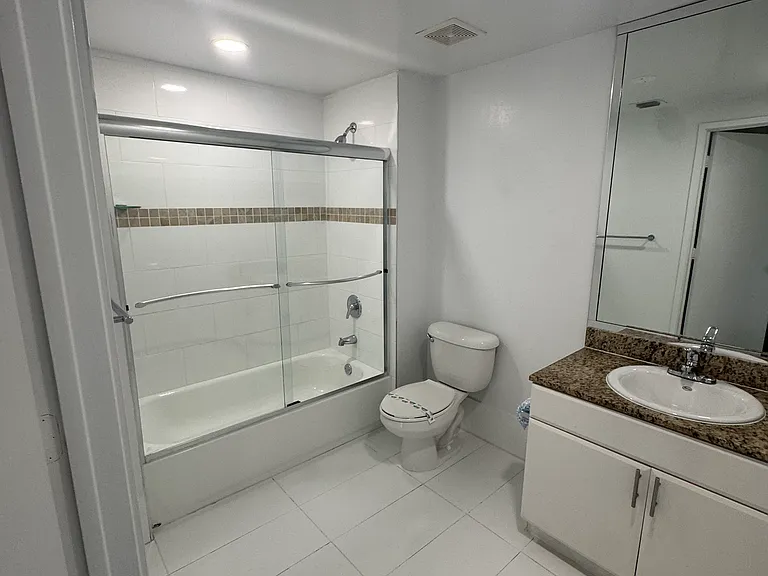 1750 NW 7th St #705 — Photo 9