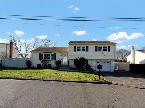 38 Dellwood Drive, Waterbury, CT 06708