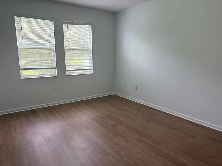 16493 Champlain St — Photo 15