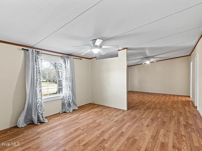 107 Kayla Ct — Photo 5