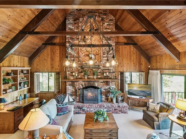 349 John Muir Rd, Lake Arrowhead, CA 92352