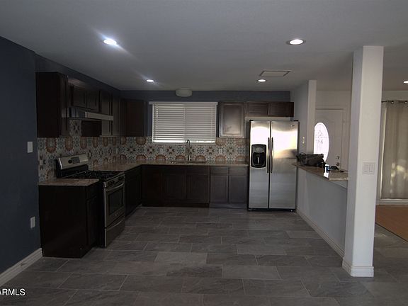 3rd image of 4711 N 32nd Ave