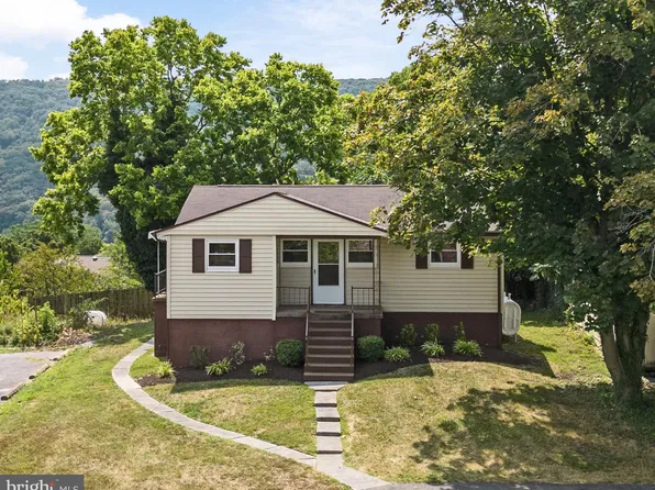 1293 W Washington St, Harpers Ferry, WV 25425