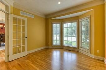 4th image of 8132 Clearwater Dr