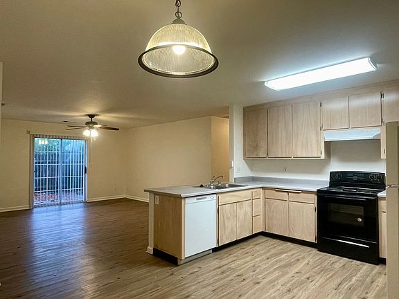 5th image of 808-810 Cally Ct #808/01