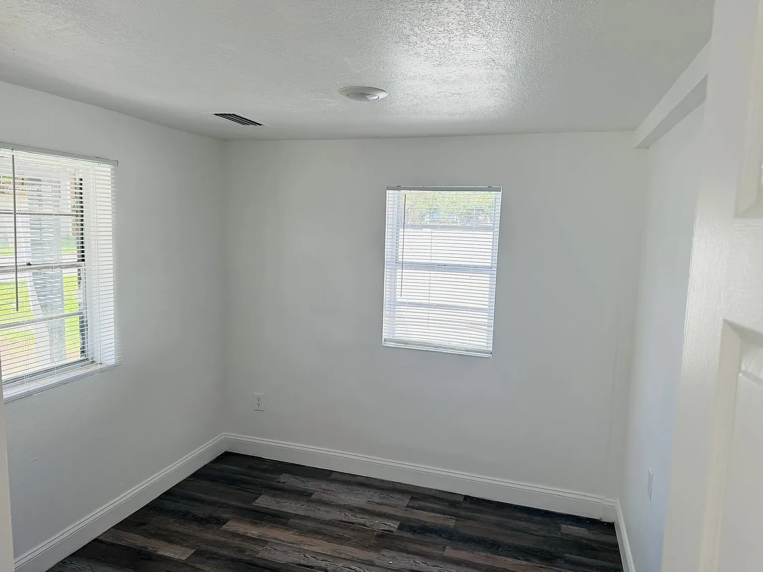 2 bed, 1200 sqft, $1,600 — Photo 2