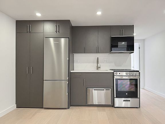 3rd image of 108 1st Ave APT 4