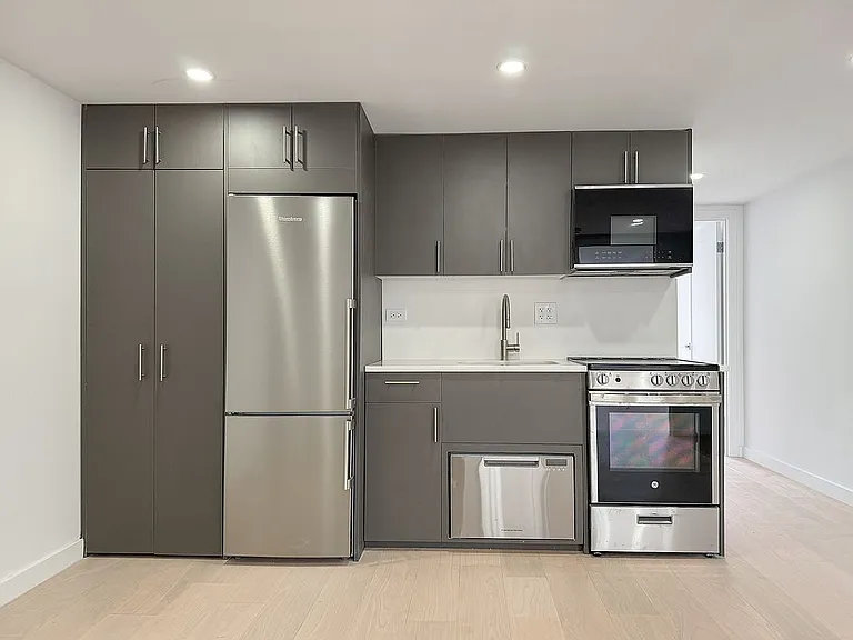 108 1st Ave #4 — Photo 3
