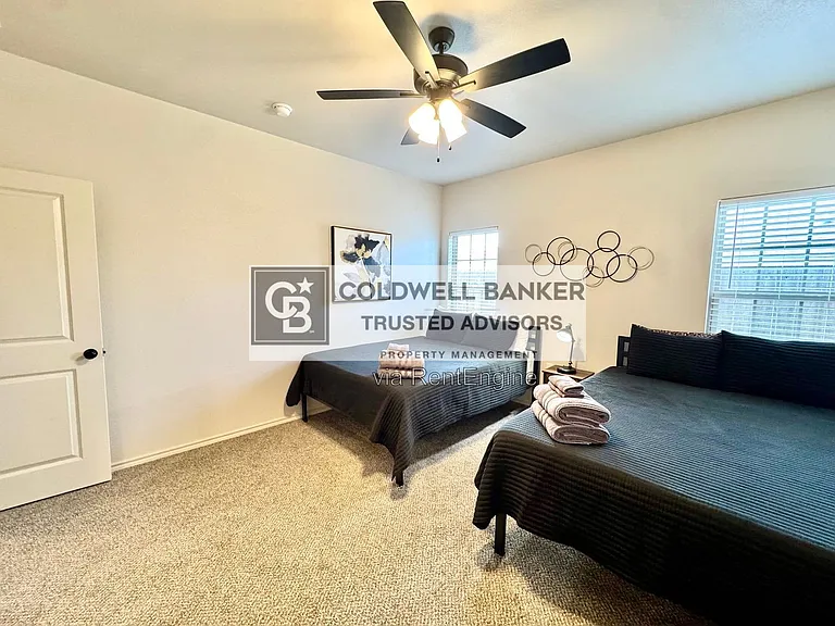 5528 Lehigh St — Photo 14