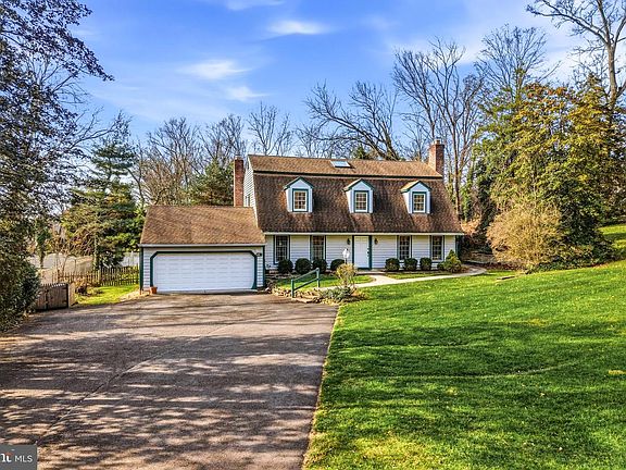 2nd image of 104 Mount Laurel Rd