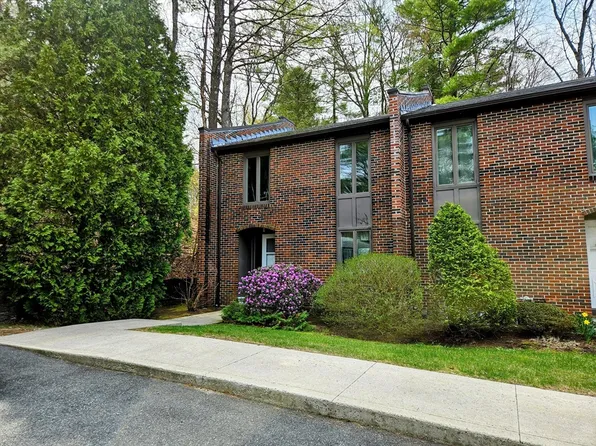 12 Chadwick Ct Unit 12, Amherst, MA 01002