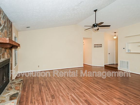 4th image of 218 Colony Springs Dr