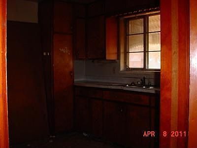 4th image of 4579 Channing Ln