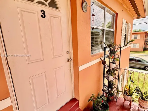 3501 SW 10th St APT 1B, Miami, FL 33135