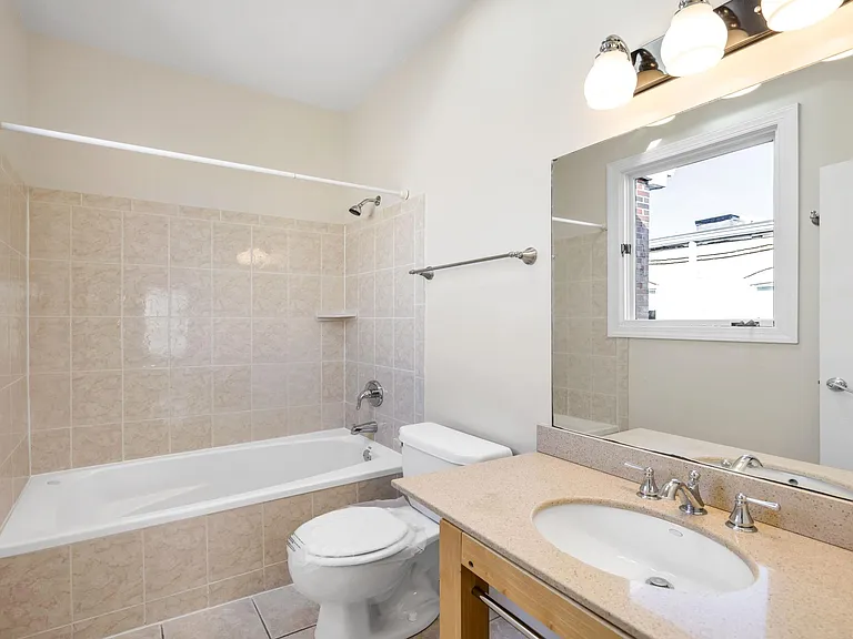 1809 4th St NW #1 — Photo 17
