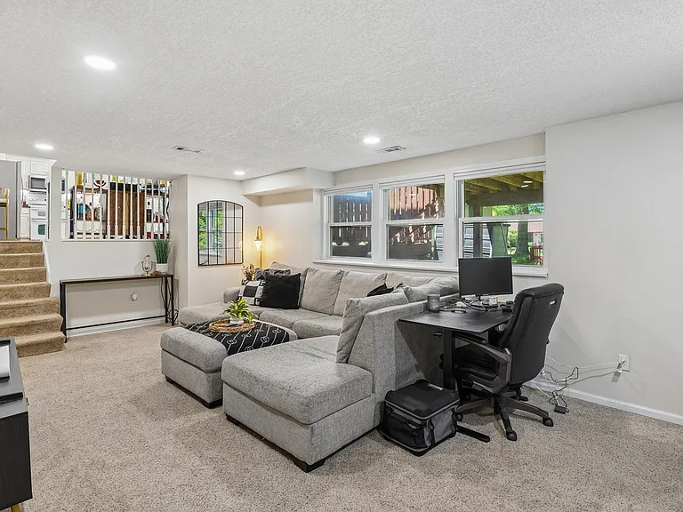 725 Heatherwood Dr — Photo 25