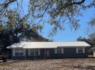 2510 Parkwood Pl, Ocean Springs, MS 39564