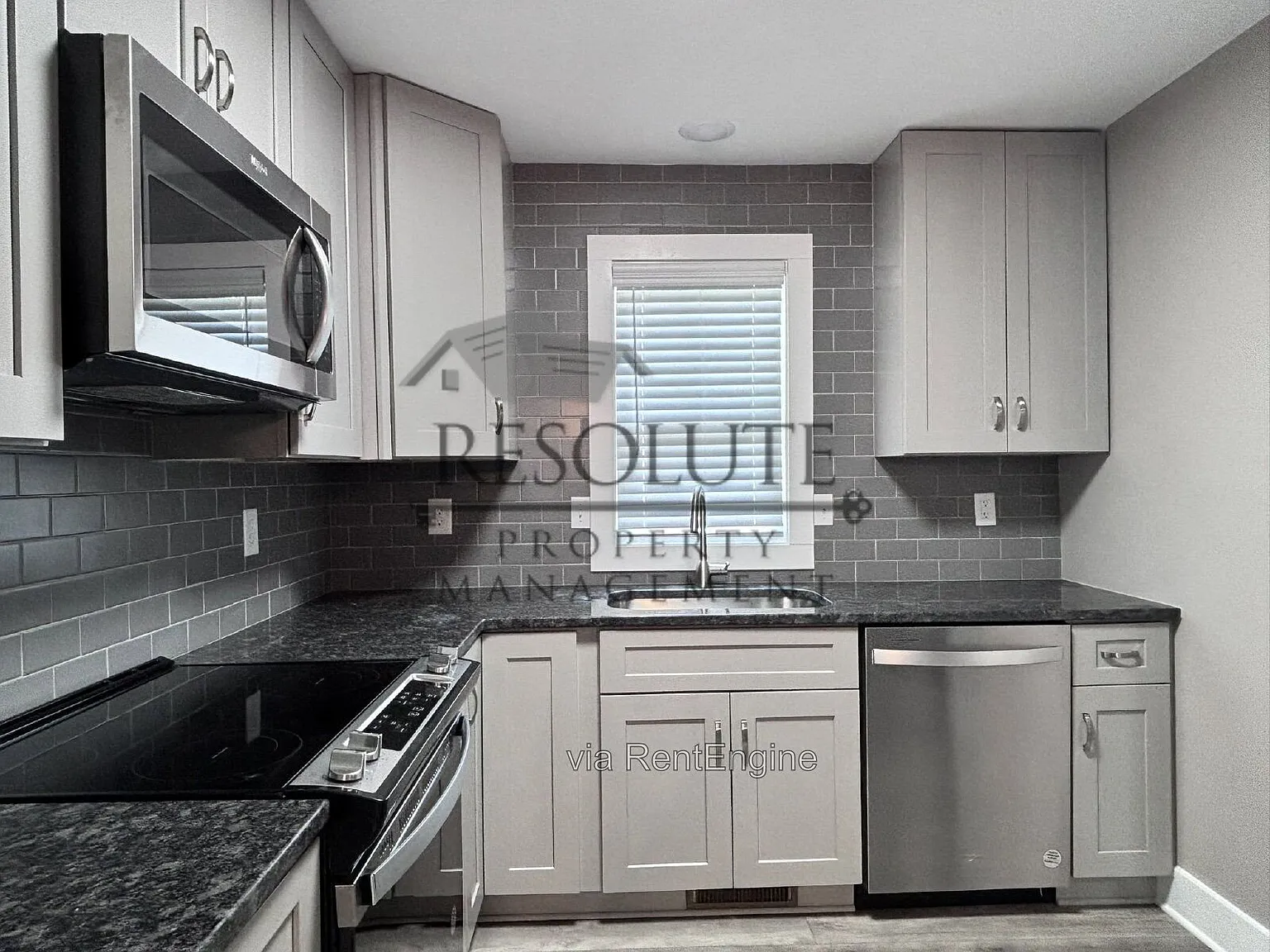 3 bed, 2.5 bath, 1291 sqft, $1,895 — Photo 3