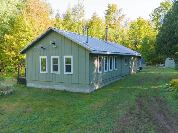 1375 Mangum Rd, Marquette, MI 49855
