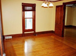 524 Grace St, Elgin, IL 60120