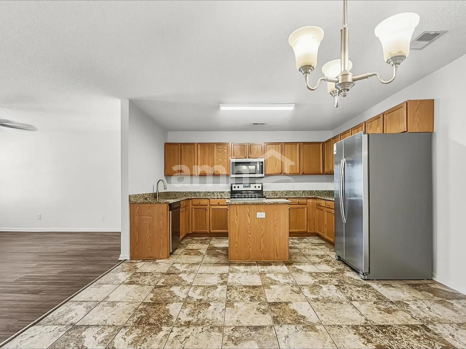 3 bed, 2.0 bath, 1440 sqft, $2,190 — Photo 3