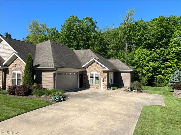 2784 Cove Ln, Millersburg, OH 44654