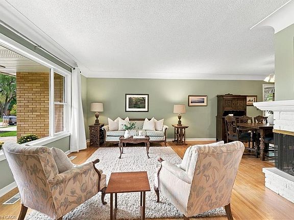 2nd image of 381 Union Blvd