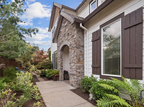 4740 Clubhouse Dr, Newberg, OR 97132