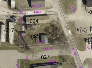 906 17th St, Charleston, IL 61920
